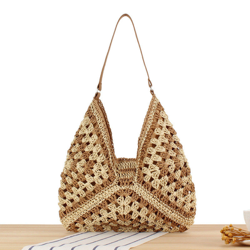 Sac de plage tissé à la main écologique pour femmes avec conception en fleurs creuses et sangle en cuir PU