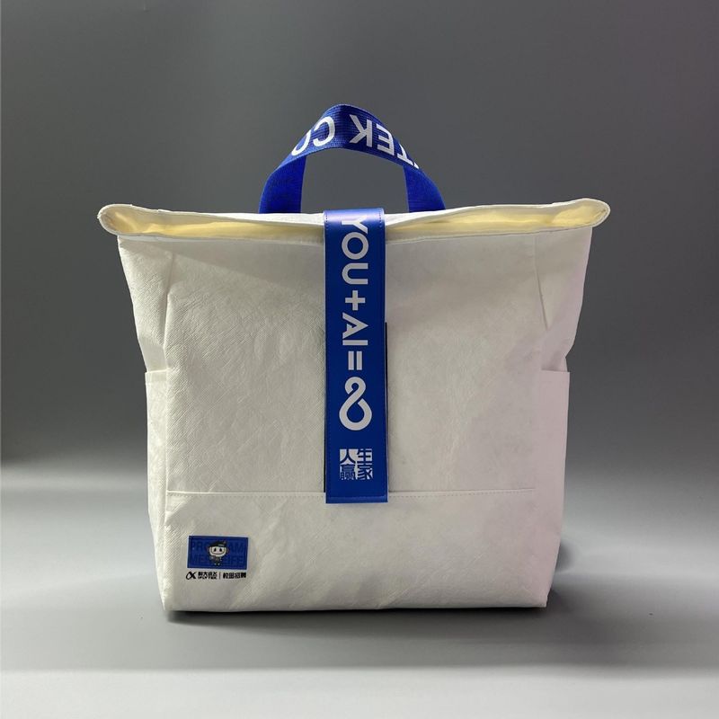 Logo imprimé personnalisé Boutique de luxe Sac cadeau en papier pour magasin OEM / ODM