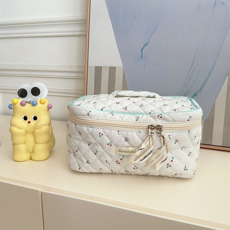 Logo personnalisé Accepté Sac de maquillage en coton à fermeture à glissière gonflé pour les cosmétiques pour femmes