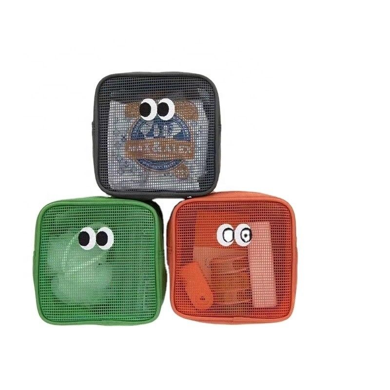 Sac de rangement 3D pratique et durable en maille de polyester recyclé pour les produits de toilette de voyage