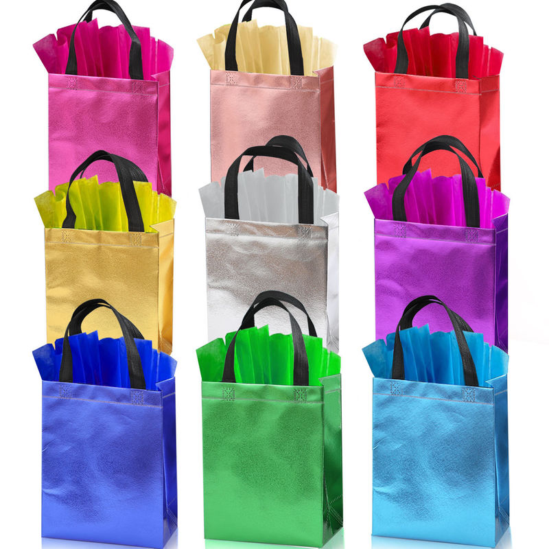 Sac de magasinage laminé non tissé de couleur personnalisée avec couleur dorée et longueur de poignée